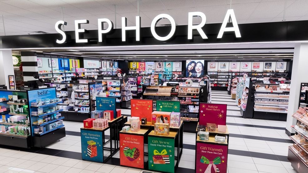 Image for story: Sephora says it hasn't donated to Trump campaign despite online rumors