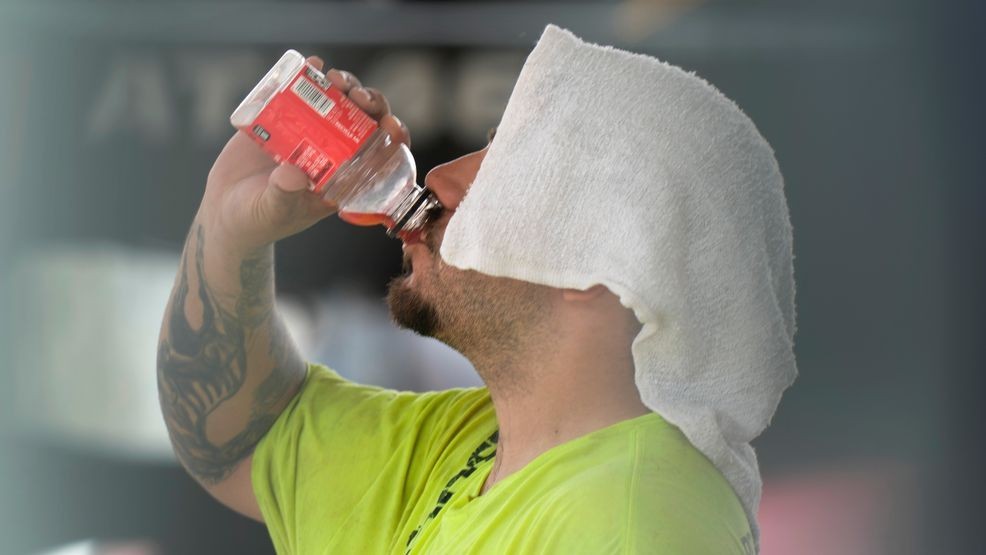 Image for story: Nevada adopts new heat illness regulation to protect workers across the state