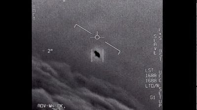 Image for story: Social media reacts with snarky jokes amid UFO discussions and sightings