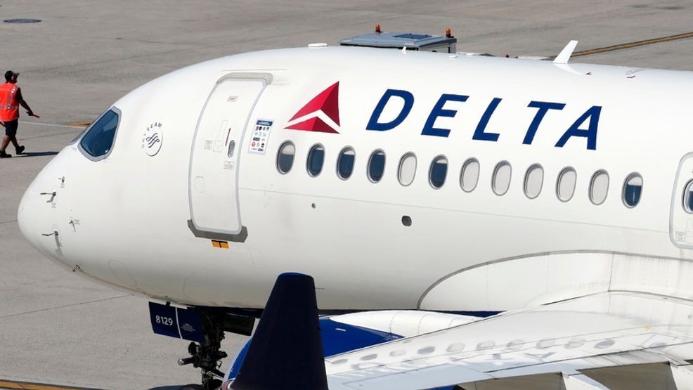 Image for story: Delta flight clips another plane on taxiway at Atlanta airport 