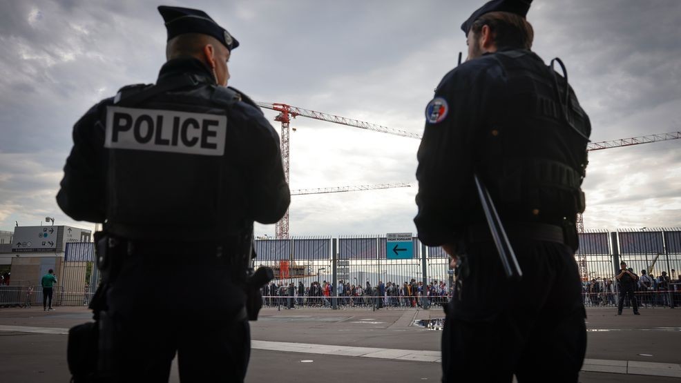 Image for story: Paris ramps up security for soccer match following antisemitic attacks in Amsterdam